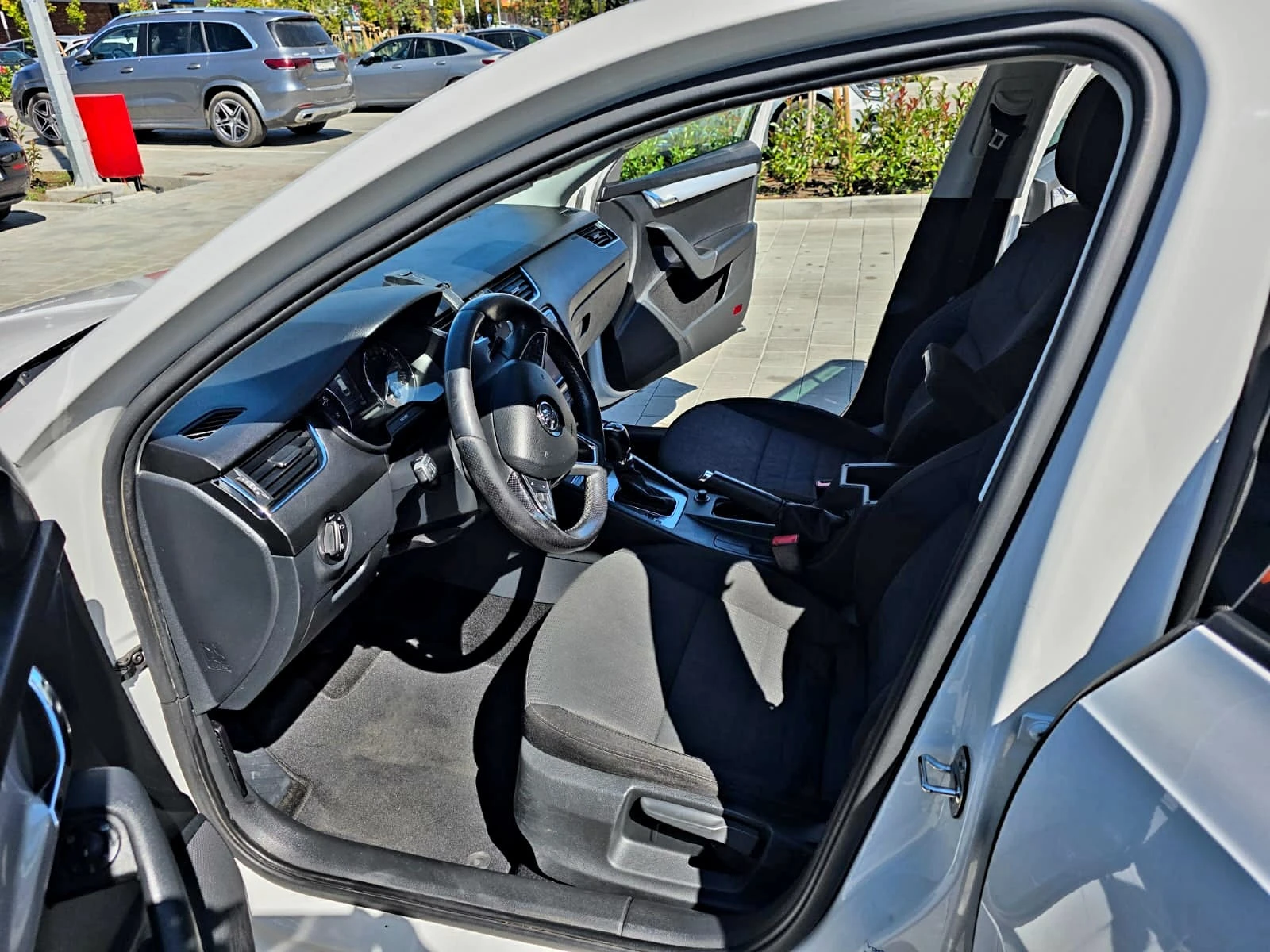 Skoda Octavia Автомат Hatchback, снимка 10 - Автомобили и джипове - 56185173