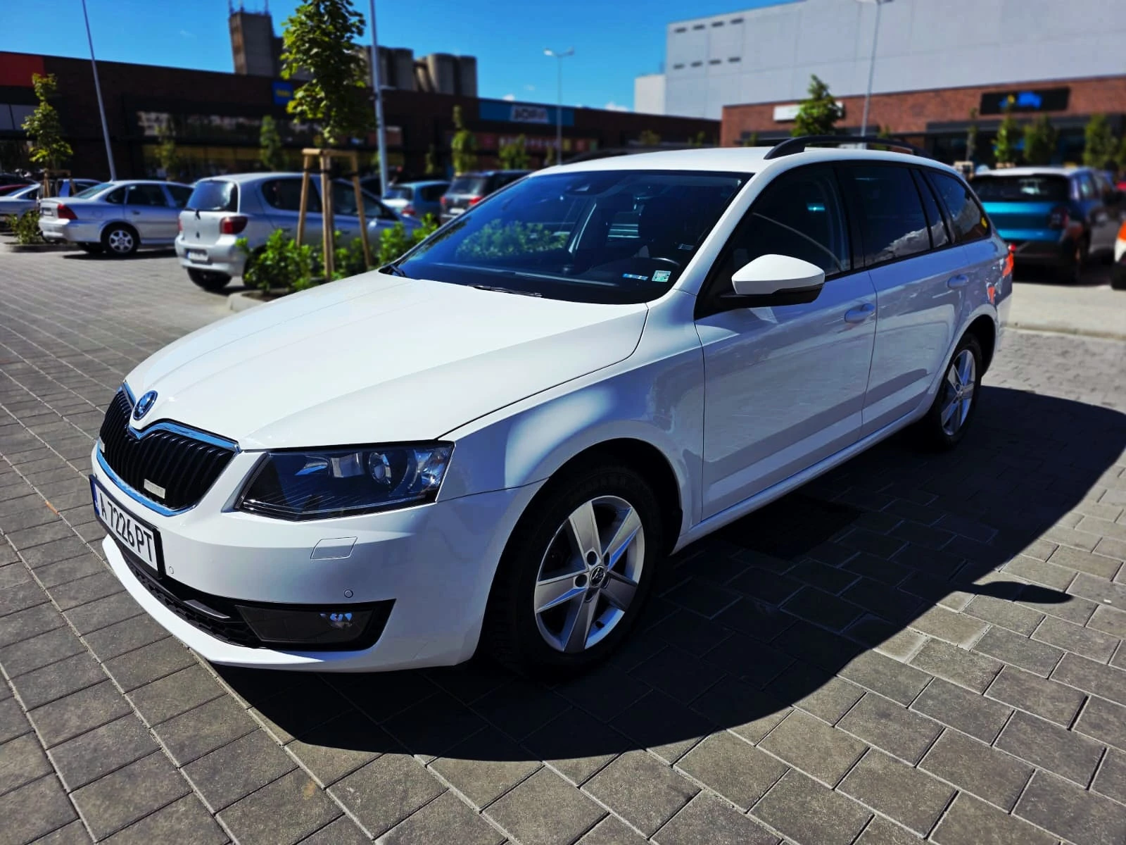 Skoda Octavia Автомат Hatchback, снимка 2 - Автомобили и джипове - 56185173