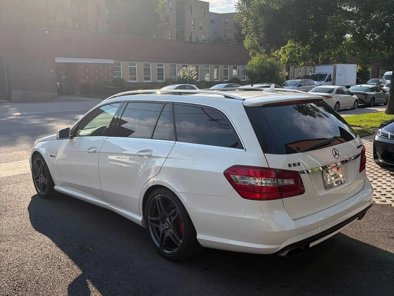 Mercedes-Benz E 63 AMG * CARFAX * , снимка 15 - Автомобили и джипове - 56185918