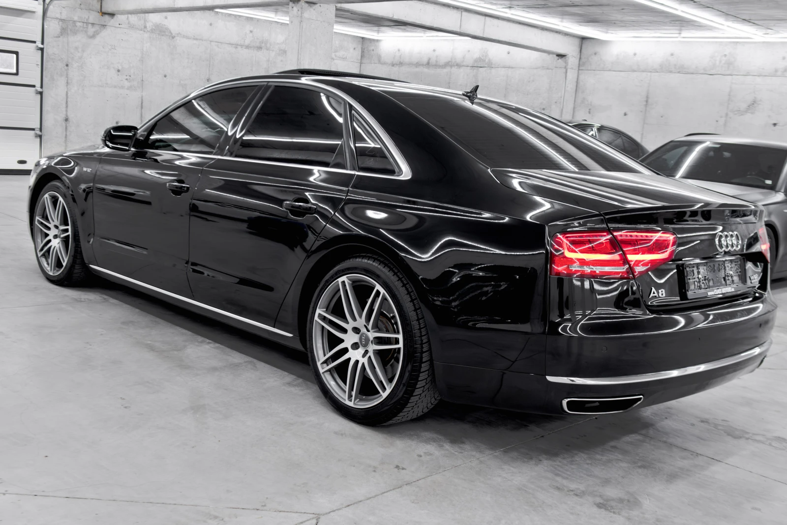 Audi A8 4.2TDI* LED* W12* Exclusive* Bose, снимка 5 - Автомобили и джипове - 56202347
