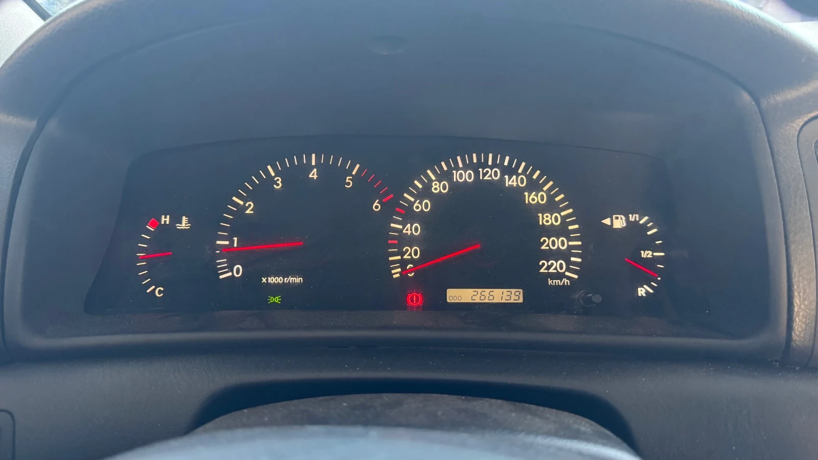 Toyota Corolla D-4D, снимка 9 - Автомобили и джипове - 56568787