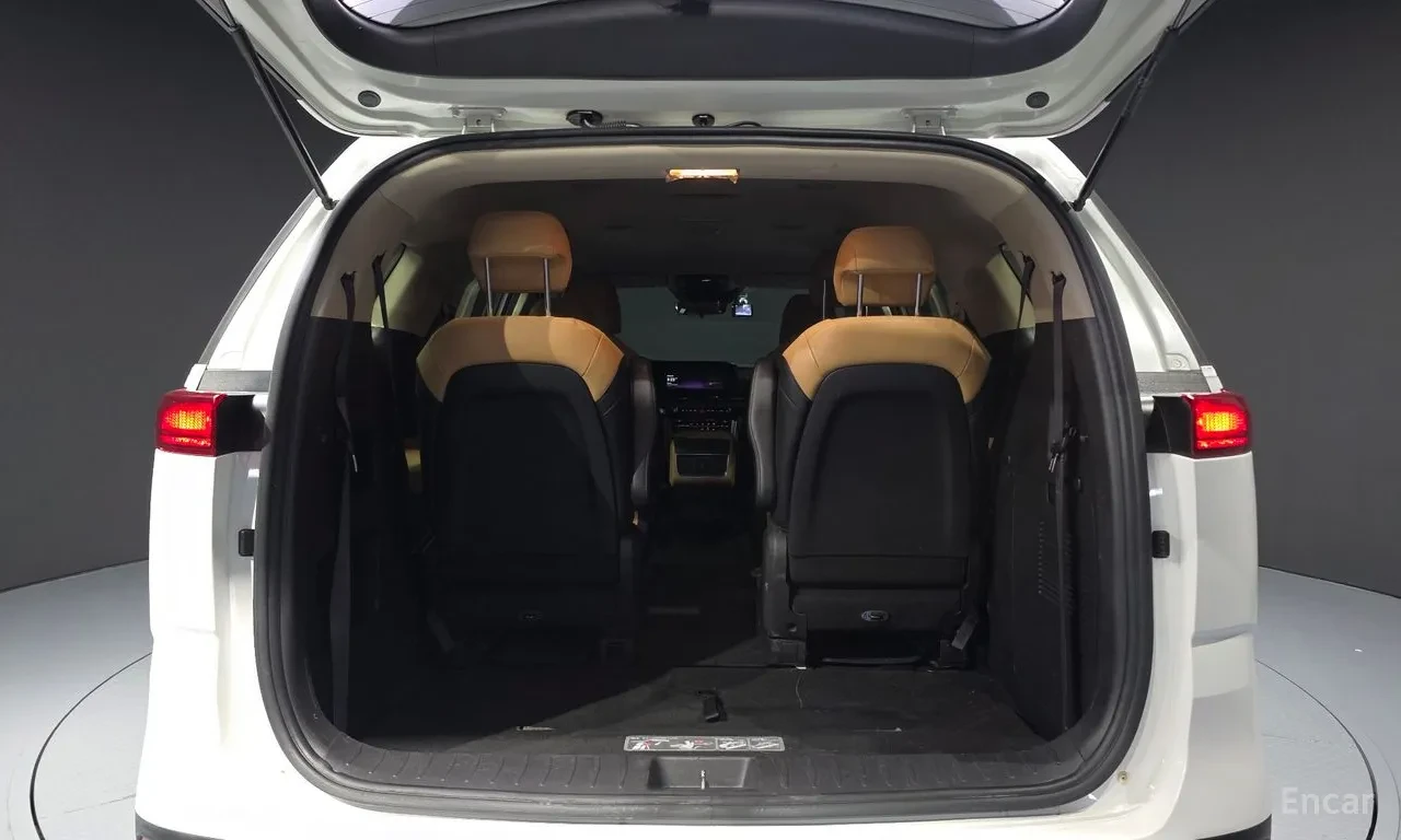 Kia Carnival, снимка 17 - Автомобили и джипове - 56719103