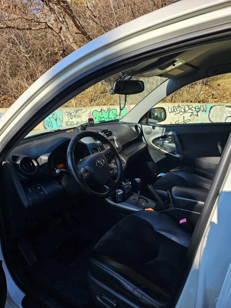 Toyota Rav4 2.2, снимка 8 - Автомобили и джипове - 53192700