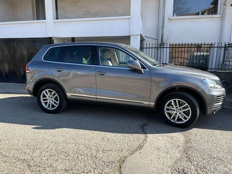 VW Touareg хибрид/бензин 3000куб 333к.с, снимка 4 - Автомобили и джипове - 47510957