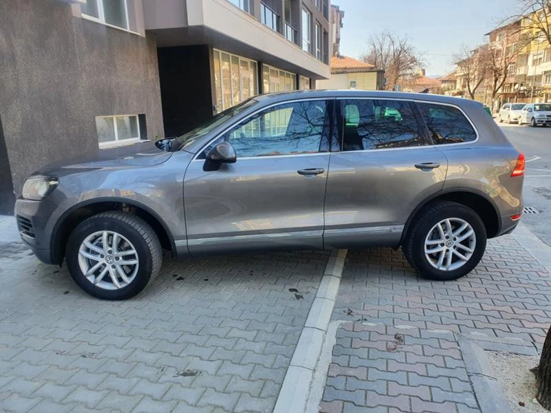 VW Touareg хибрид/бензин 3000куб 333к.с, снимка 2 - Автомобили и джипове - 47510957