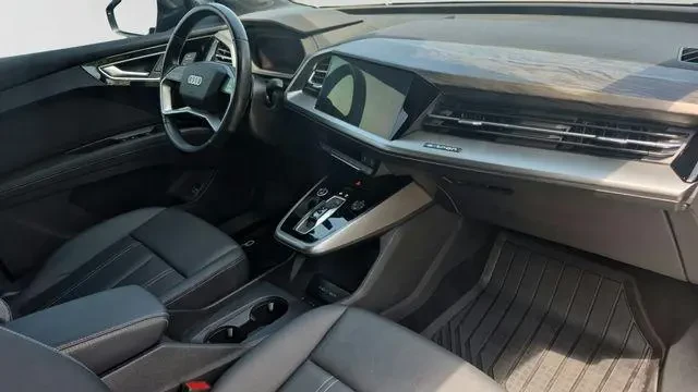 Audi Q4 E-TRON / PREMIUM PLUS 40, снимка 8 - Автомобили и джипове - 55804673