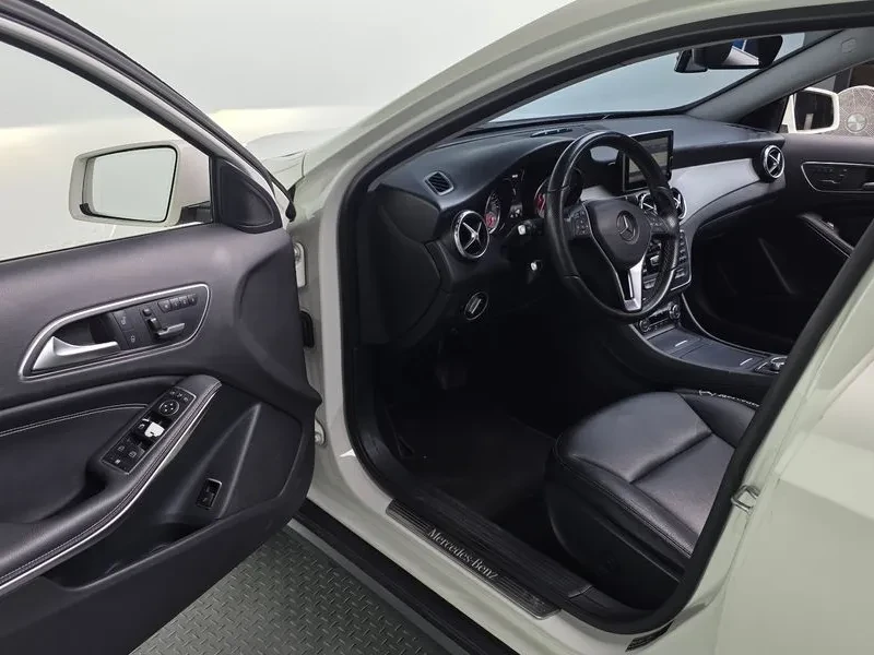 Mercedes-Benz GLA X156 200 Cdi, снимка 11 - Автомобили и джипове - 55829996