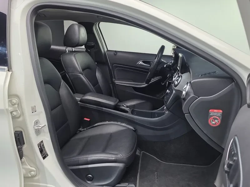 Mercedes-Benz GLA X156 200 Cdi, снимка 10 - Автомобили и джипове - 55829996