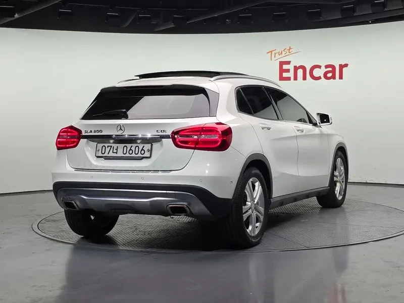 Mercedes-Benz GLA X156 200 Cdi, снимка 2 - Автомобили и джипове - 55829996