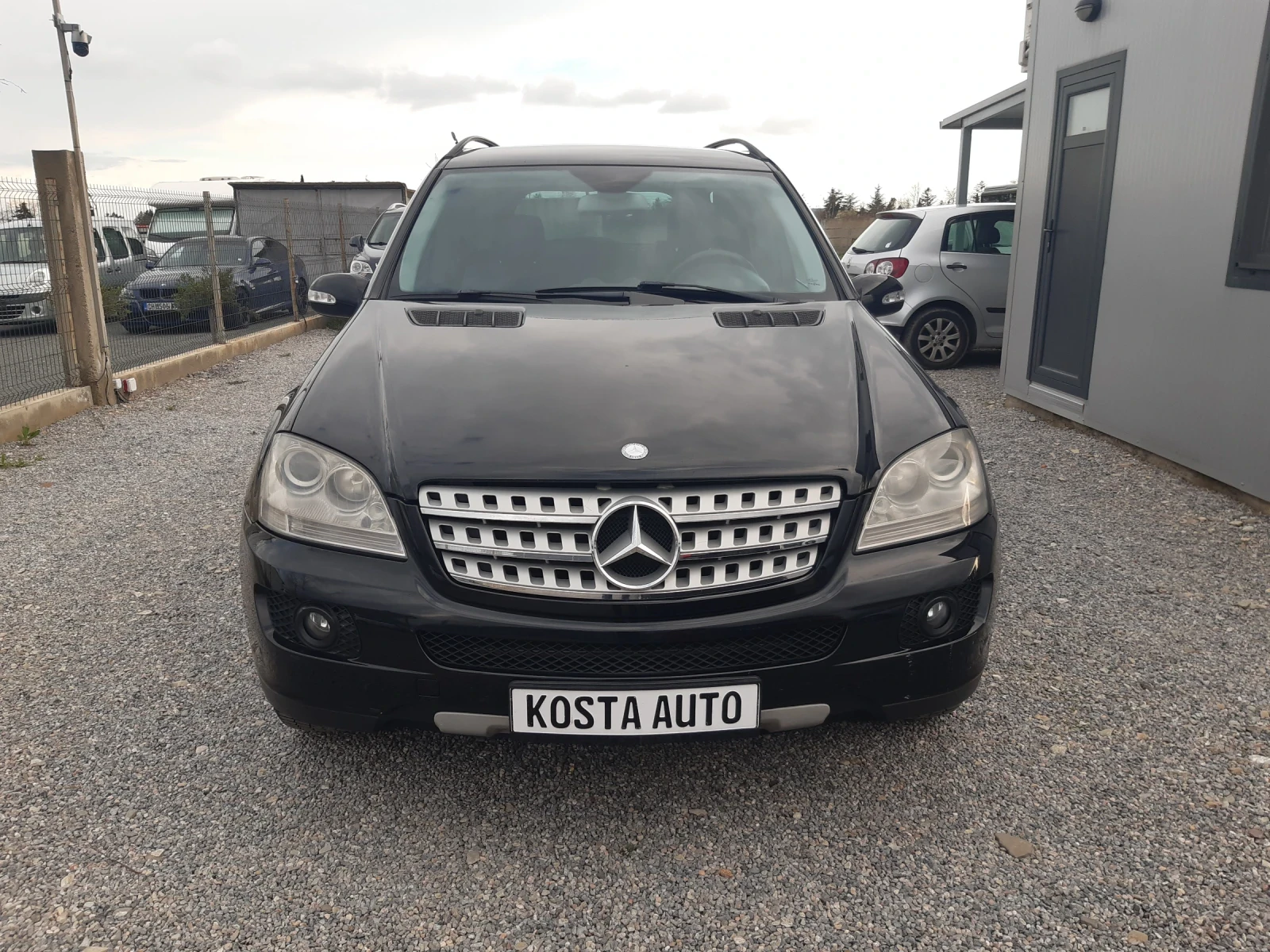 Mercedes-Benz ML 320 КАТО НОВ, снимка 10 - Автомобили и джипове - 53513913