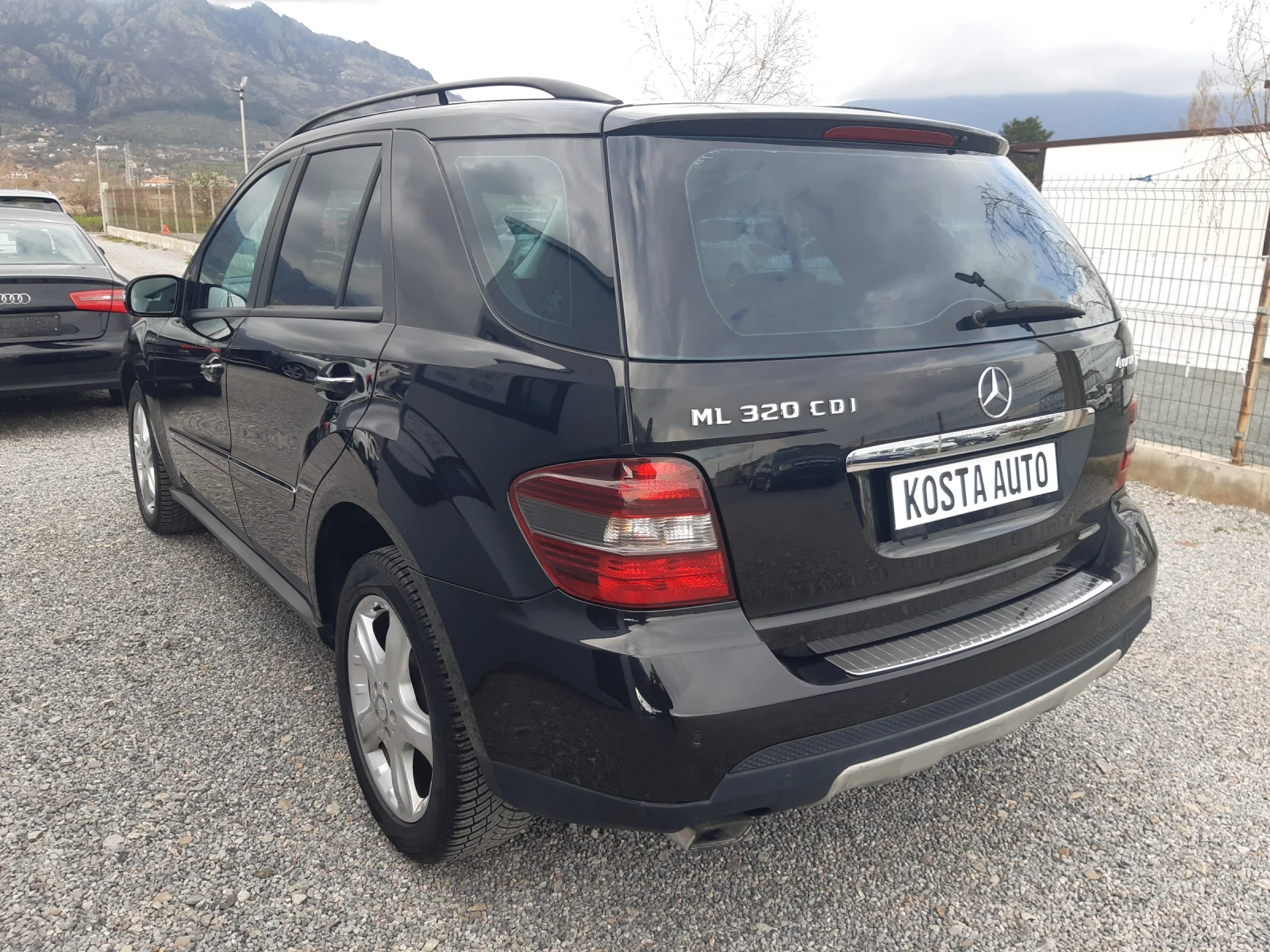 Mercedes-Benz ML 320 КАТО НОВ, снимка 6 - Автомобили и джипове - 53513913
