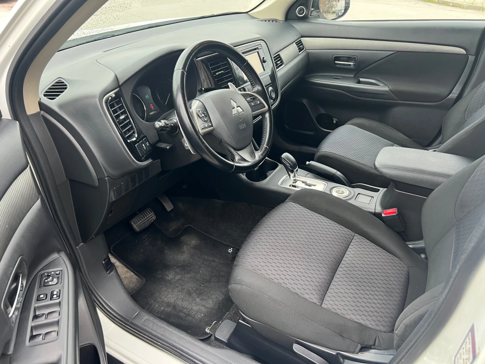 Mitsubishi Outlander  2.2 DI-D (150 HP) 4WD AUTOMATIC, снимка 12 - Автомобили и джипове - 53599056