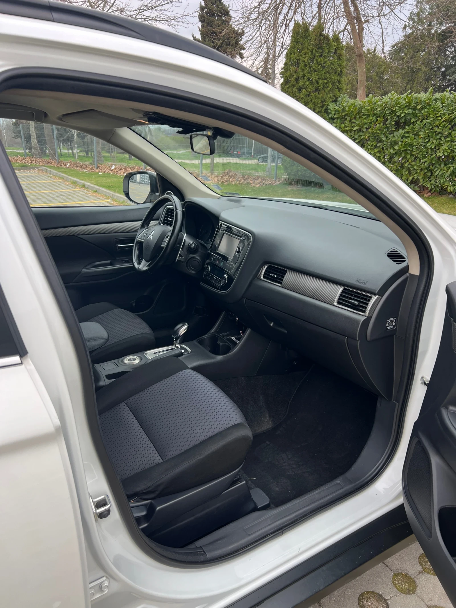 Mitsubishi Outlander  2.2 DI-D (150 HP) 4WD AUTOMATIC, снимка 11 - Автомобили и джипове - 53599056