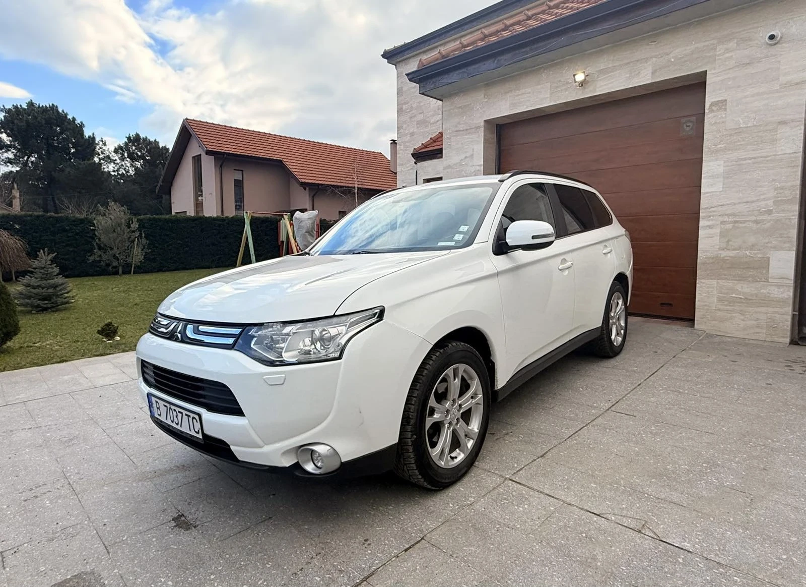 Mitsubishi Outlander  2.2 DI-D (150 HP) 4WD AUTOMATIC | Mobile.bg � ����������� 1