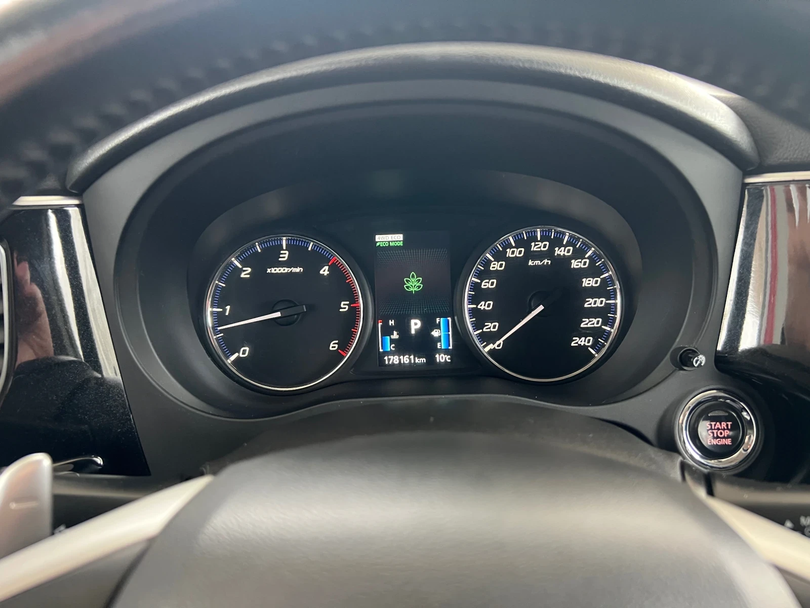 Mitsubishi Outlander  2.2 DI-D (150 HP) 4WD AUTOMATIC, снимка 9 - Автомобили и джипове - 53599056