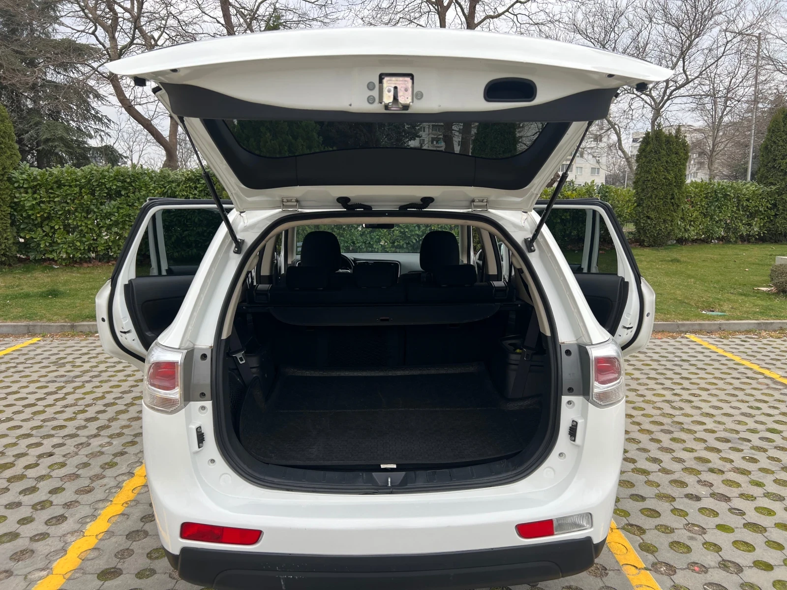 Mitsubishi Outlander  2.2 DI-D (150 HP) 4WD AUTOMATIC, снимка 16 - Автомобили и джипове - 53599056