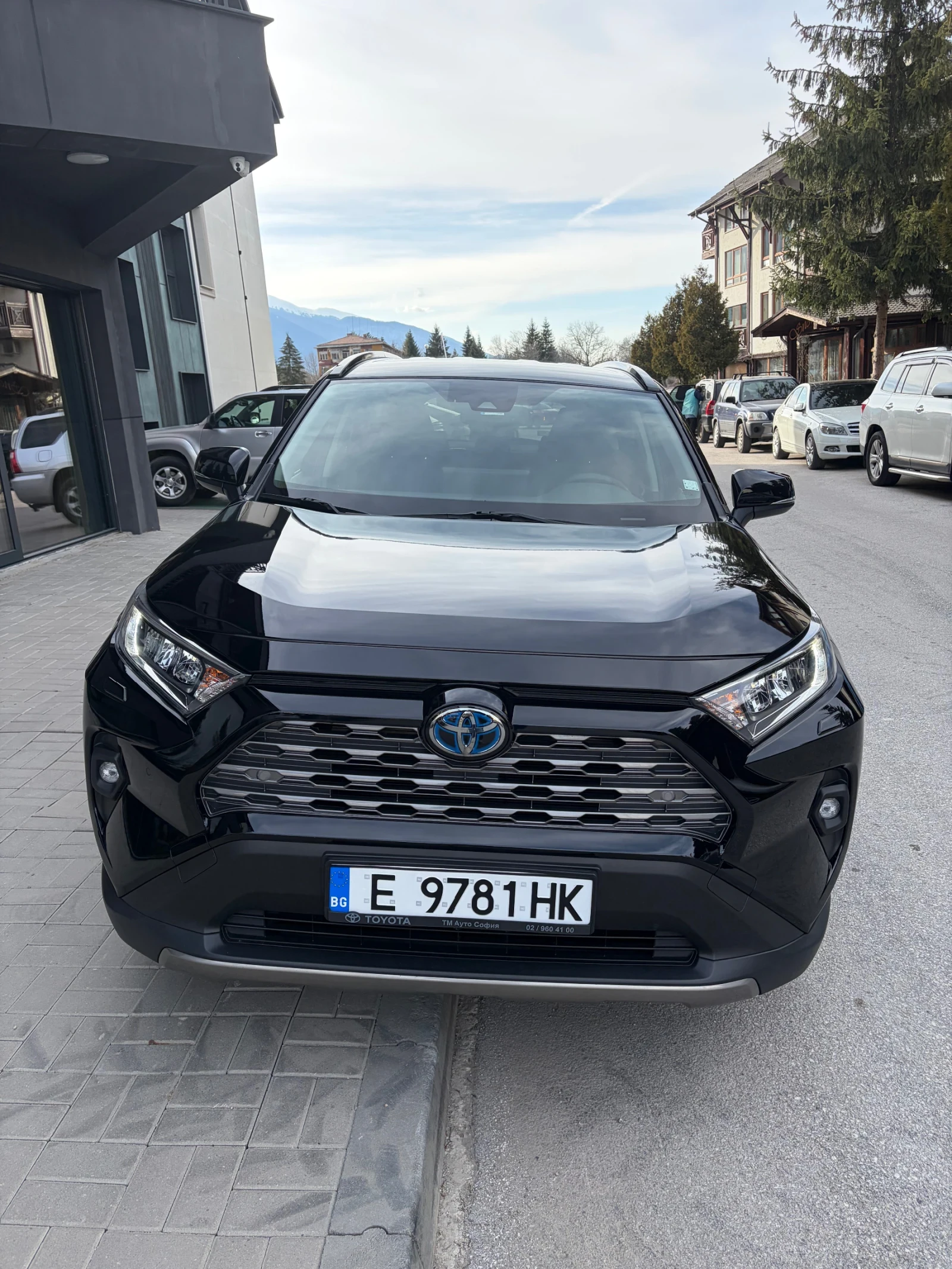 Toyota Rav4 2.5 Hybrid, снимка 10 - Автомобили и джипове - 53776174