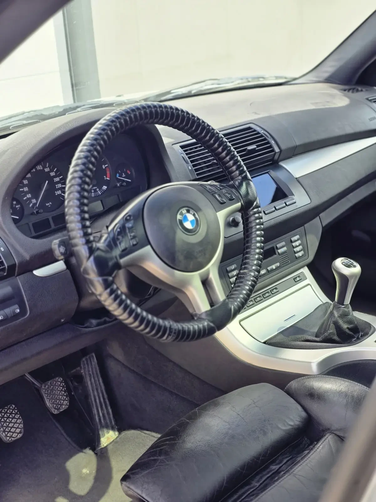 BMW X5 3.0 Бензин* Ръчка, снимка 11 - Автомобили и джипове - 54291910