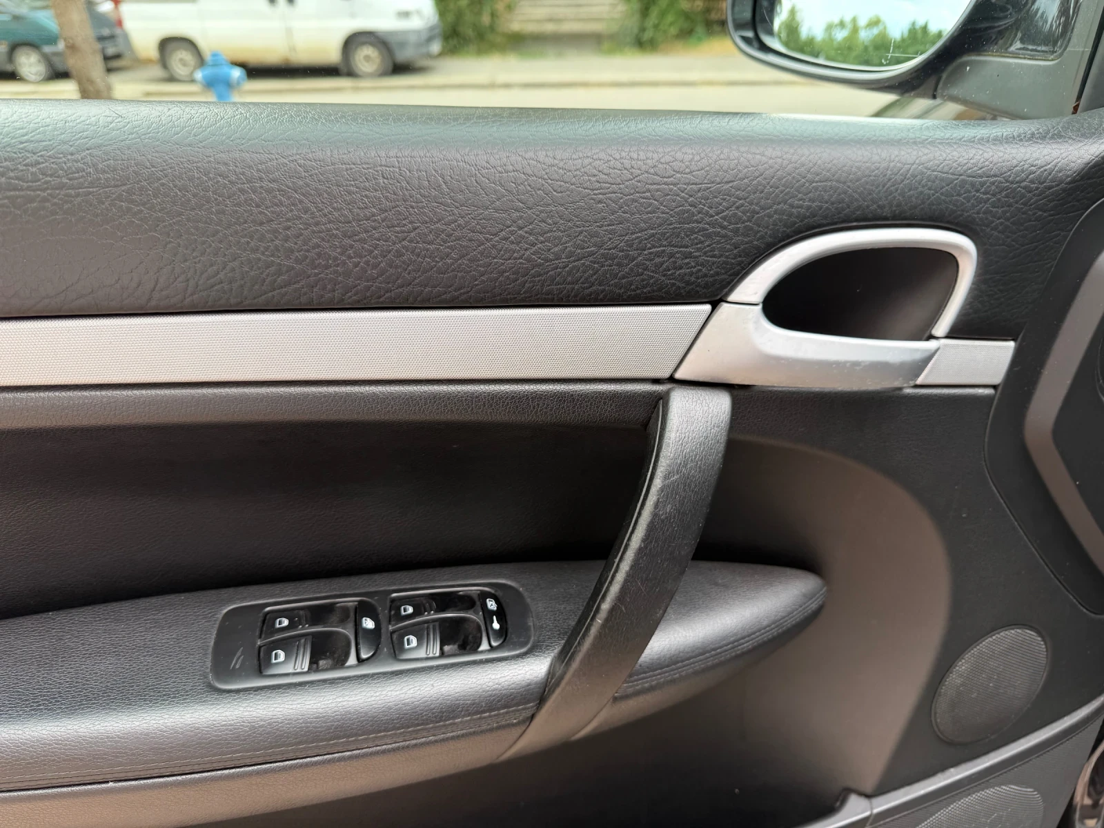 Porsche Cayenne 4.5 газ инжекцион, снимка 10 - Автомобили и джипове - 55223442