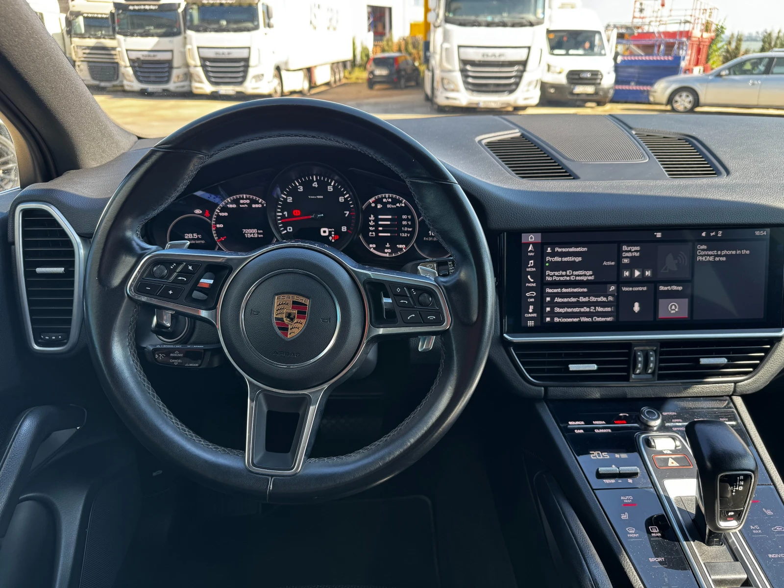 Porsche Cayenne / 3.0 V6 / Keyless Go / Pano / Lane Assist / , снимка 12 - Автомобили и джипове - 55492712