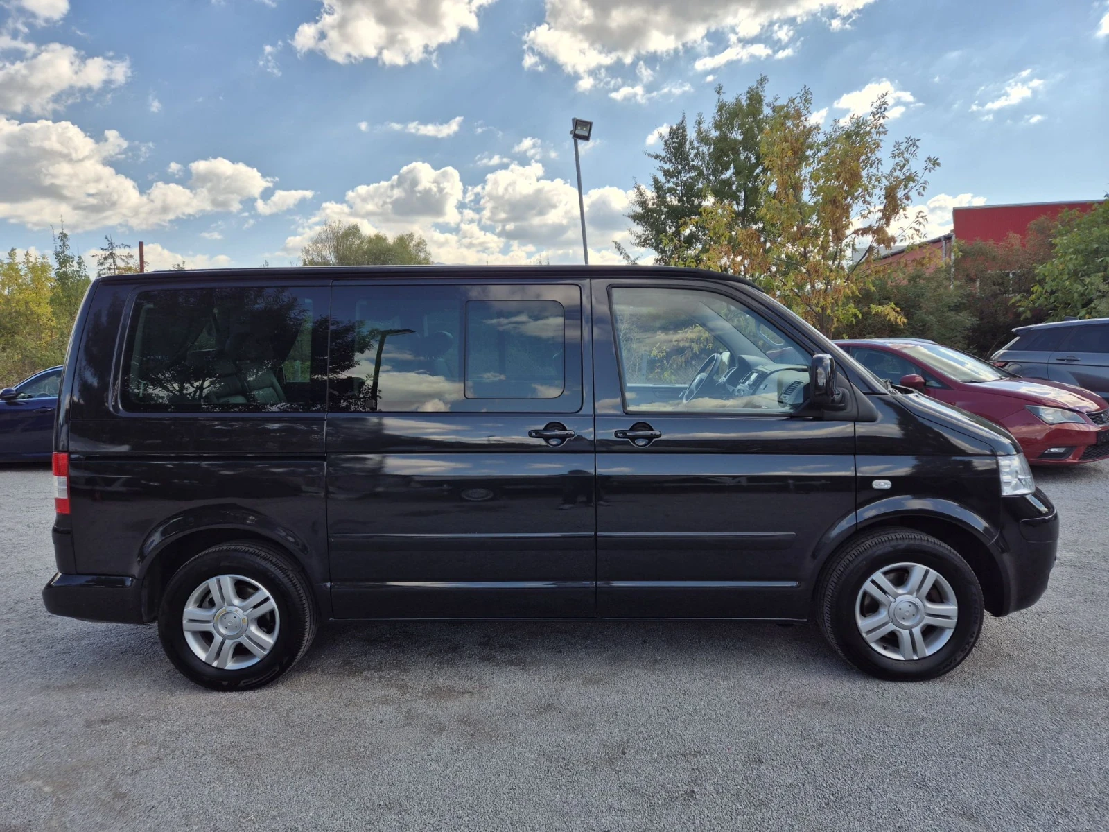 VW Multivan 2.5TDI/ Швейцария , снимка 5 - Бусове и автобуси - 56273517