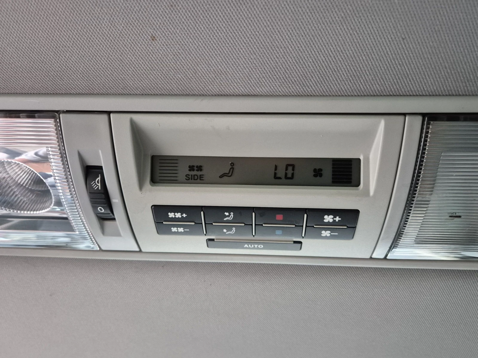 VW Multivan 2.5TDI/ Швейцария , снимка 17 - Бусове и автобуси - 56273517