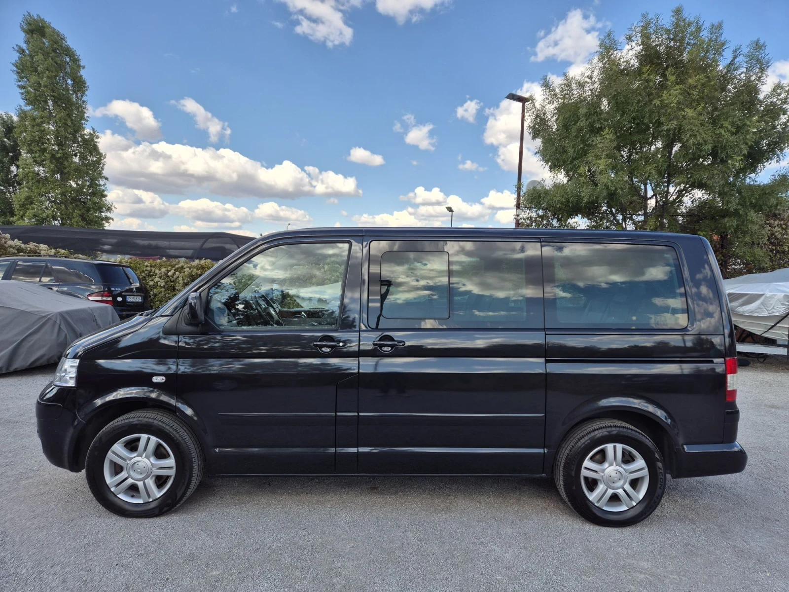 VW Multivan 2.5TDI/ Швейцария , снимка 2 - Бусове и автобуси - 56273517