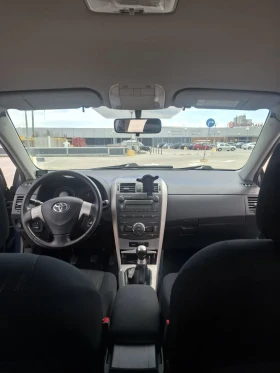 Toyota Corolla 1.6 с газово, снимка 12