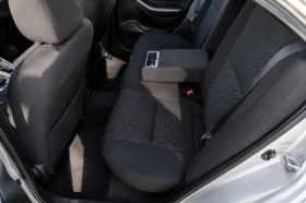 Toyota Avensis 2.0 бензин Холандия, снимка 12