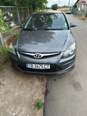 Hyundai I30 1.6/126ks Автомобила има летни и зимни гуми 