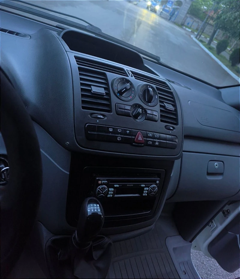 Mercedes-Benz Viano 111 CDI, снимка 8 - Автомобили и джипове - 52598027