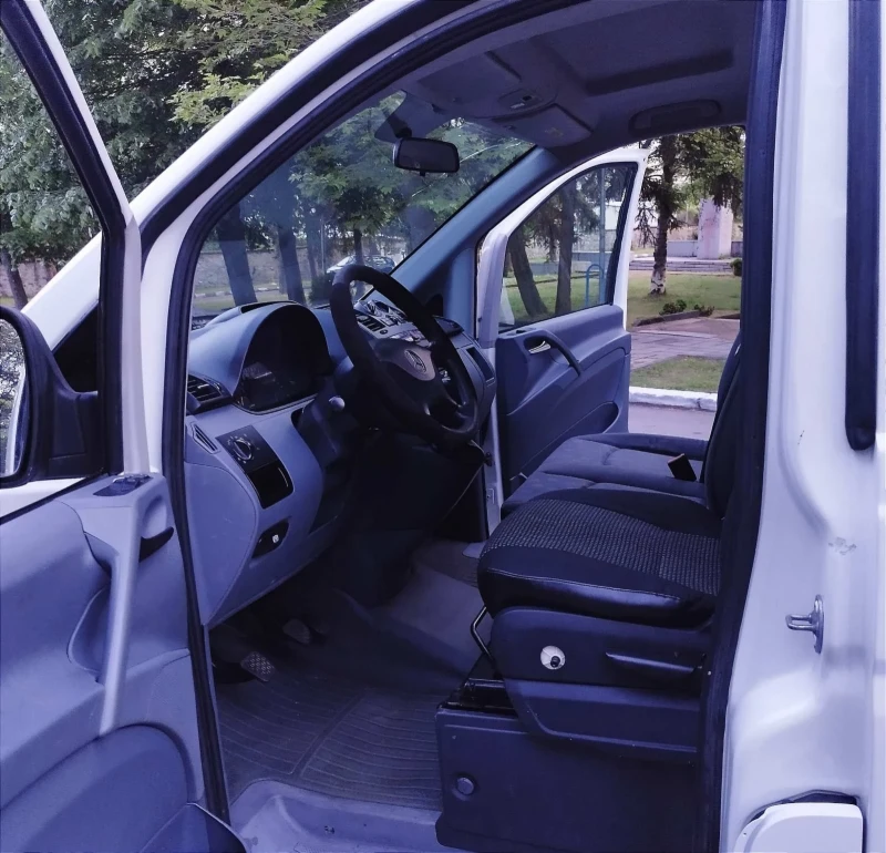 Mercedes-Benz Viano 111 CDI, снимка 6 - Автомобили и джипове - 52598027