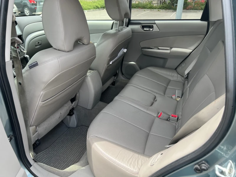 Subaru Forester, снимка 6 - Автомобили и джипове - 52327132
