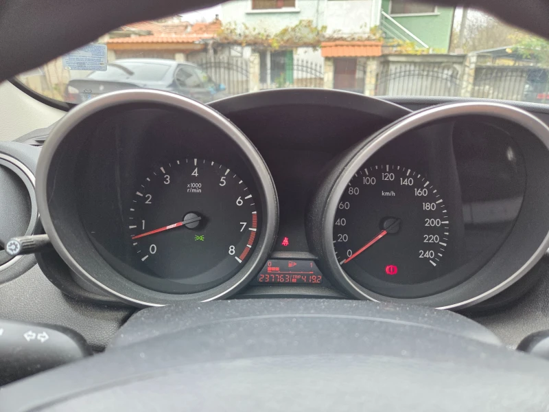 Mazda 3 1.6 , снимка 8 - Автомобили и джипове - 52430665