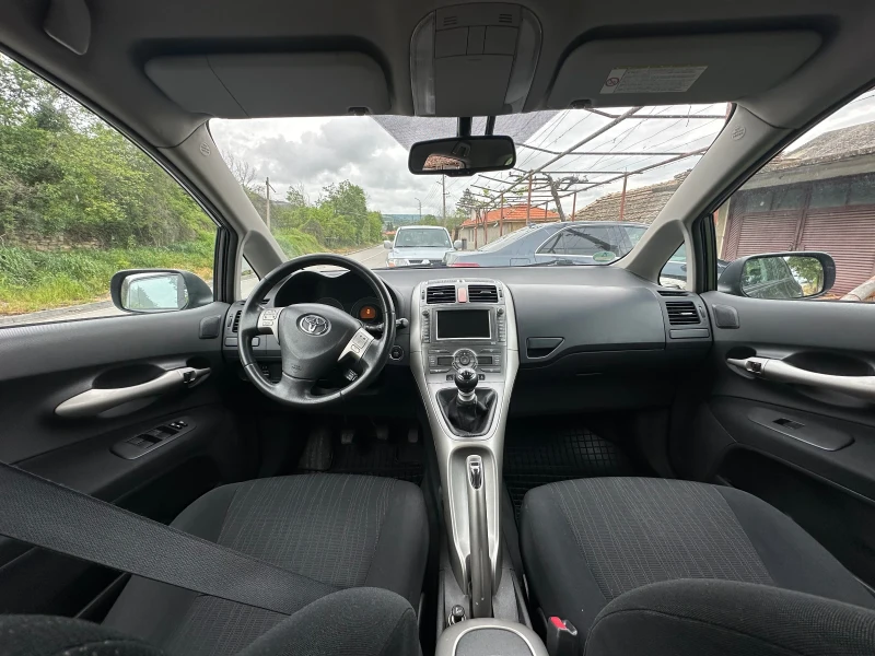 Toyota Auris 2.0 D4D, снимка 8 - Автомобили и джипове - 52727905
