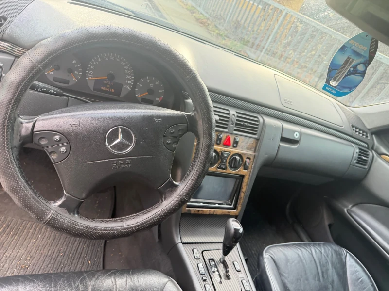 Mercedes-Benz E 320, снимка 6 - Автомобили и джипове - 52971882