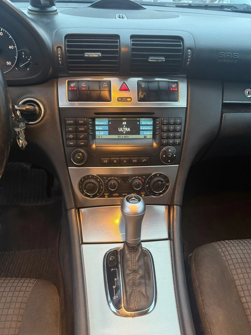 Mercedes-Benz C 220 CL203, снимка 8 - Автомобили и джипове - 53214421