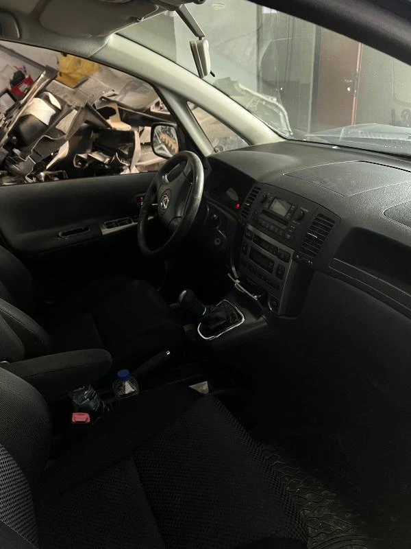 Toyota Corolla verso 1.6vvti, снимка 5 - Автомобили и джипове - 35649616