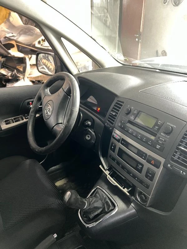 Toyota Corolla verso 1.6vvti, снимка 7 - Автомобили и джипове - 35649616