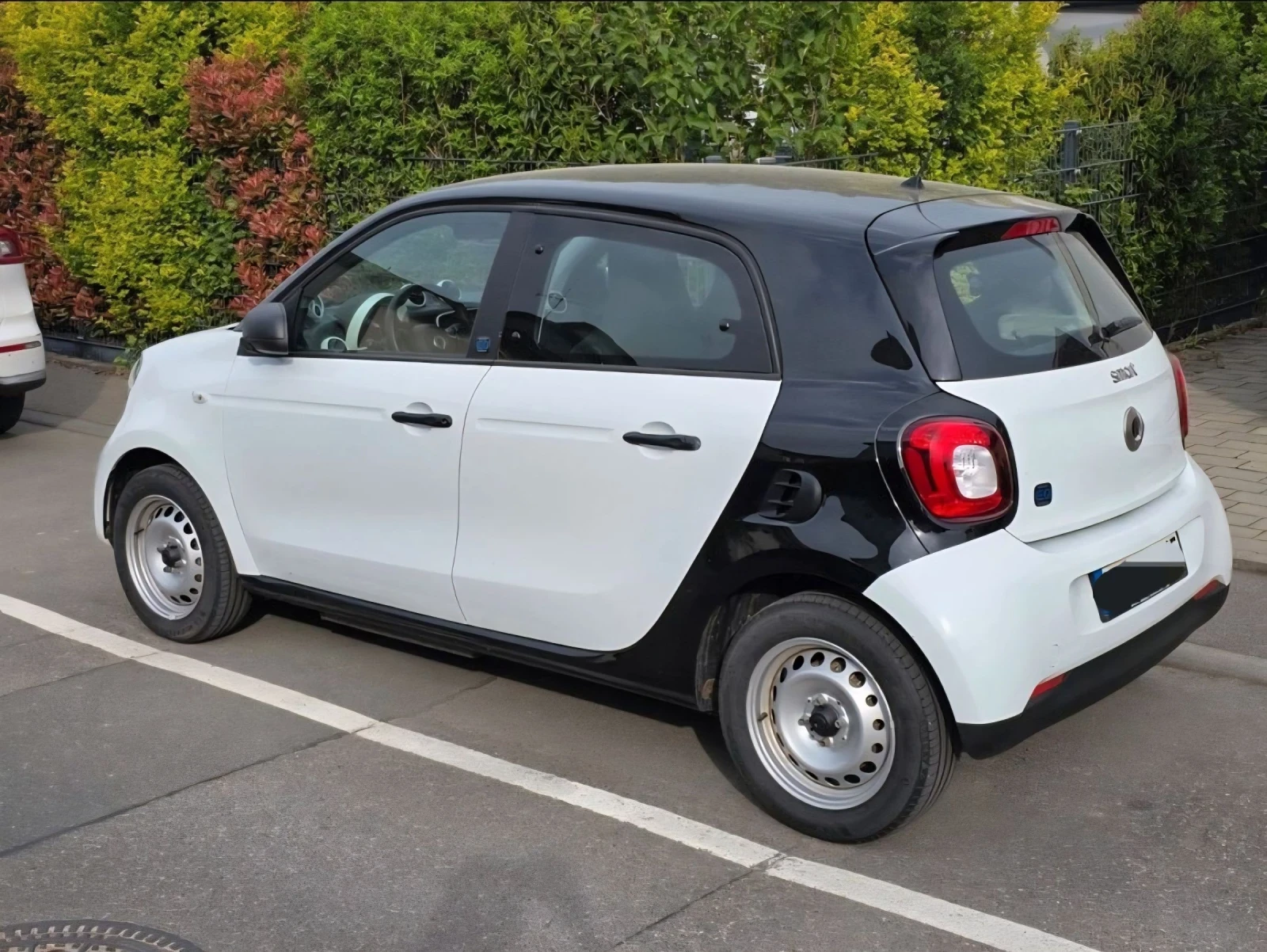 Smart Forfour EQ, снимка 3 - Автомобили и джипове - 50559976