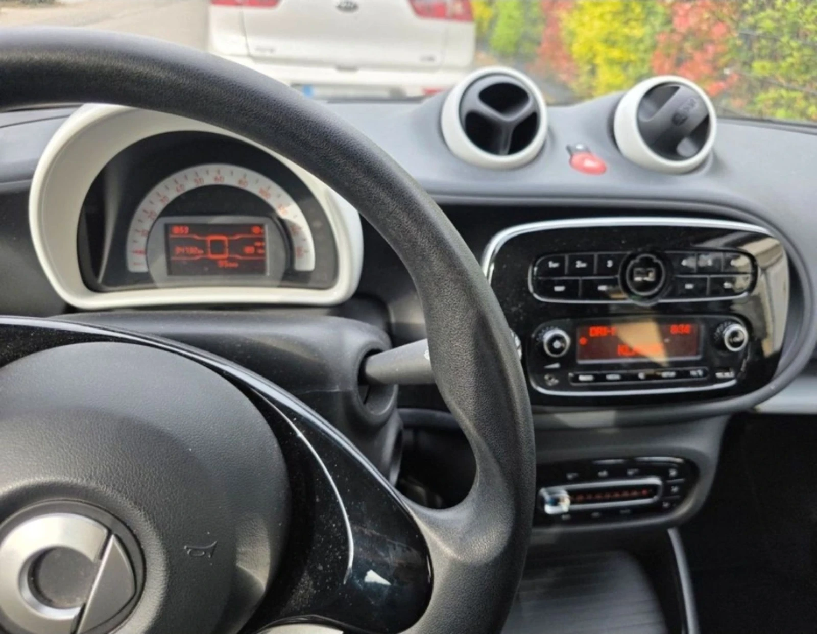 Smart Forfour EQ, снимка 6 - Автомобили и джипове - 50559976