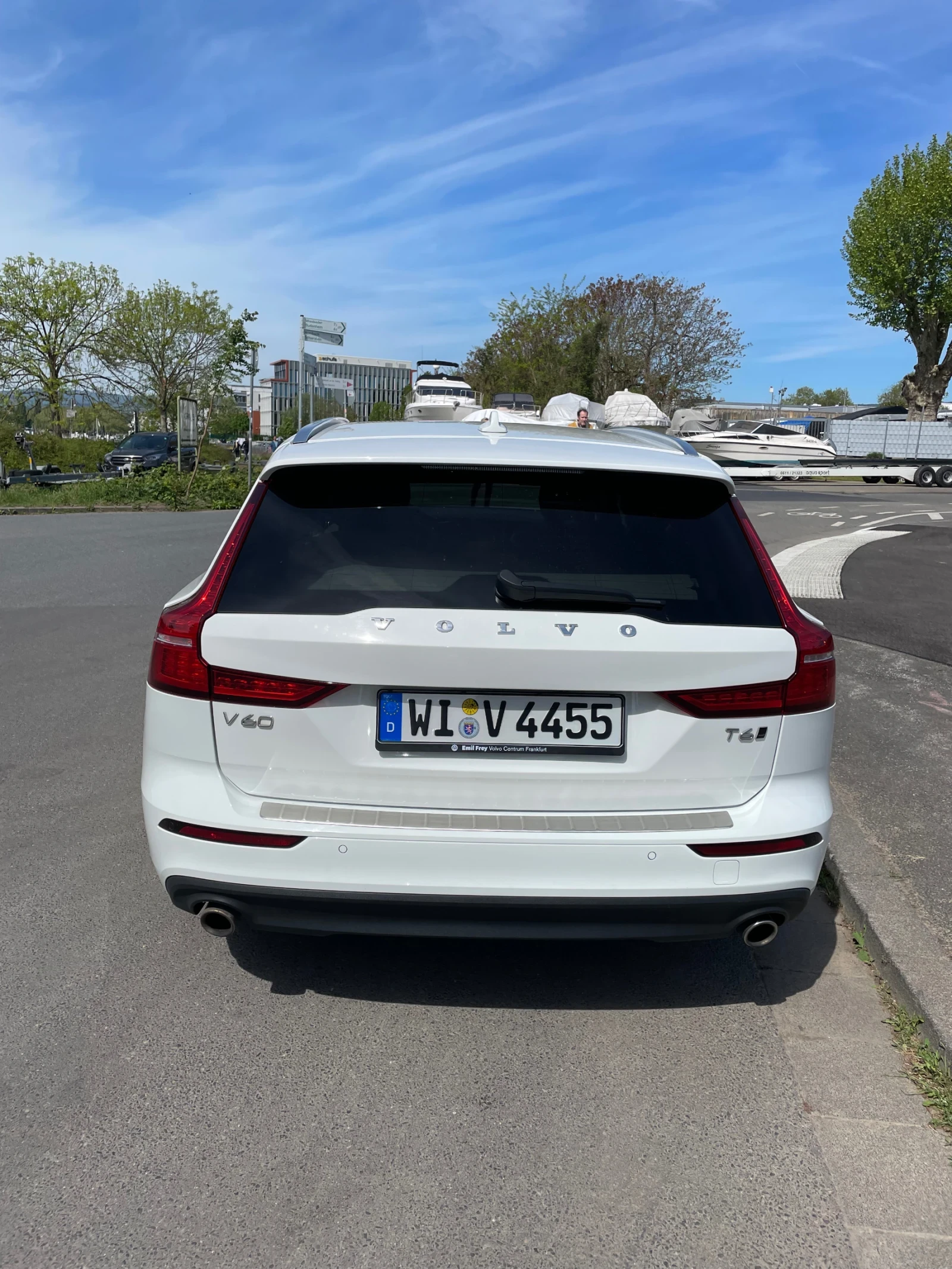 Volvo V60 Momentum Geartronik - изображение 2
