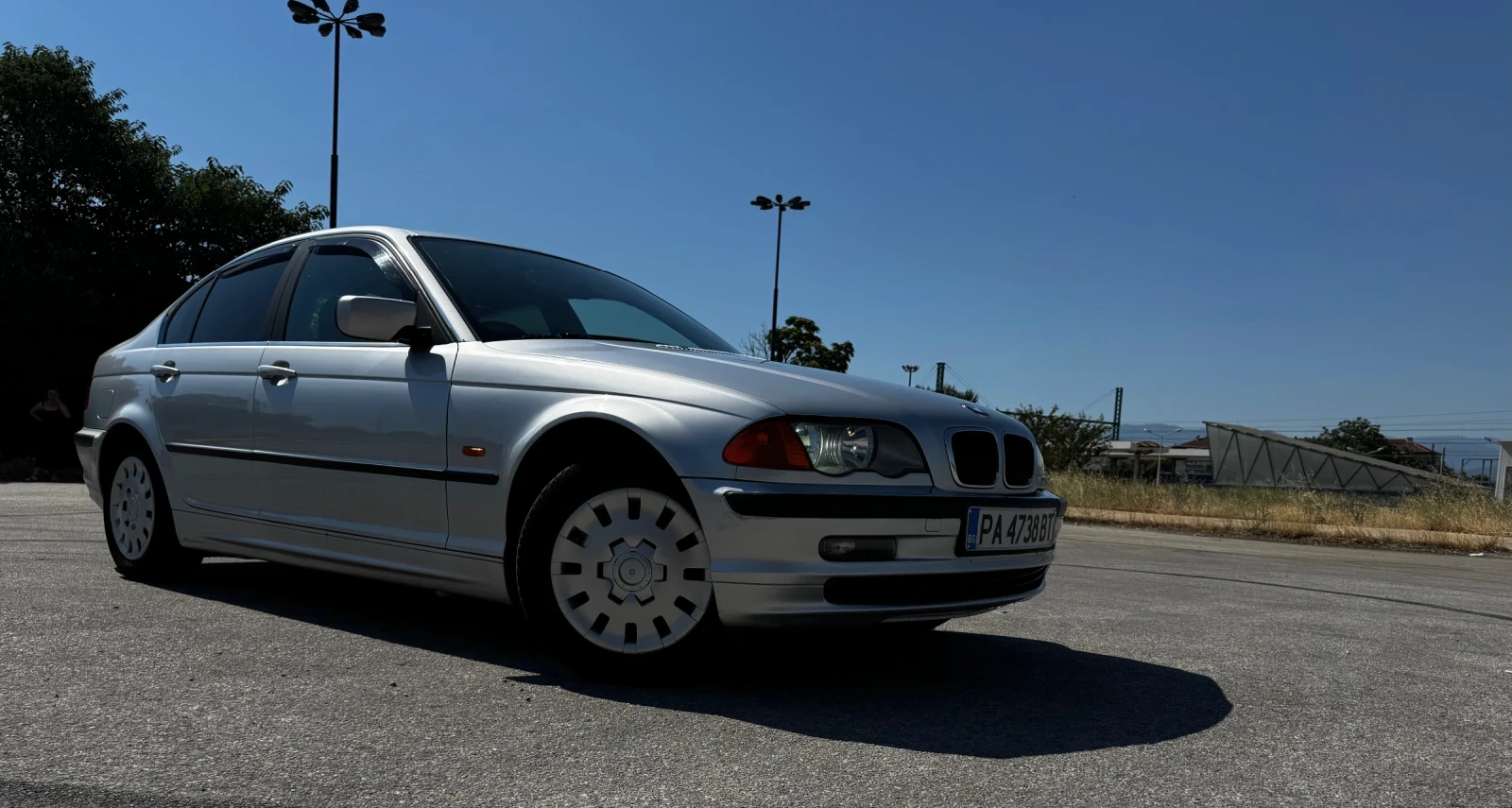 BMW 323  - изображение 6
