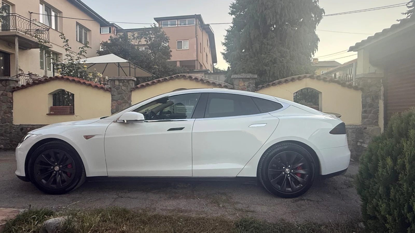 Tesla Model S S90 P Signature 476 к.с. MCU2 CCS Безплатно зарежд - изображение 5