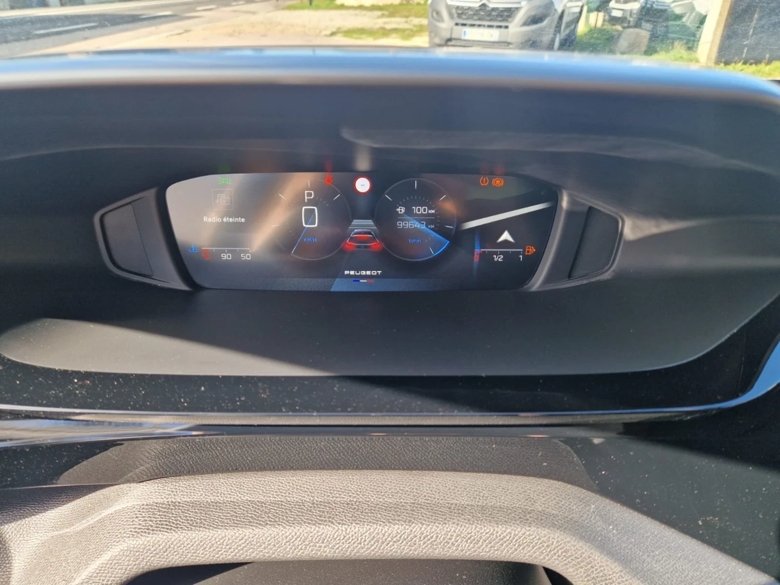 Peugeot 308 1.5BlueHdi EAT8 ALLURE - изображение 8
