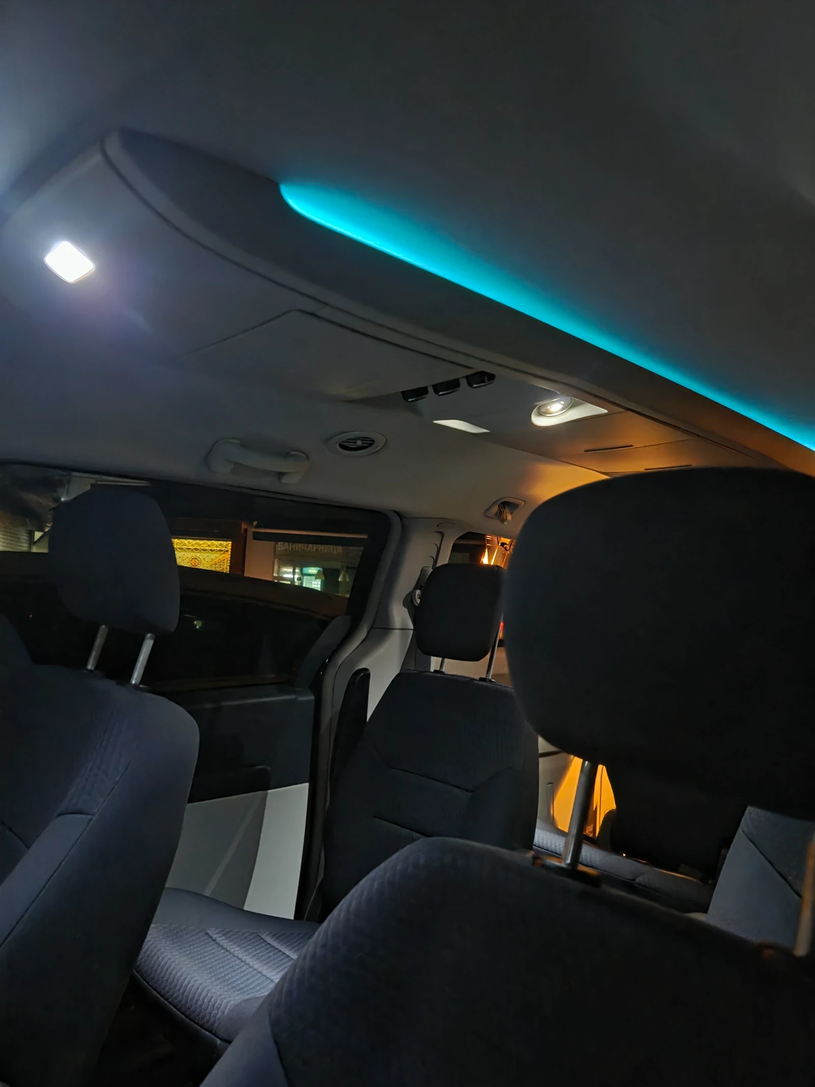 Chrysler Gr.voyager 2.8CRD 163к.с. Автомат* Stow n Go* , снимка 16 - Автомобили и джипове - 53622337