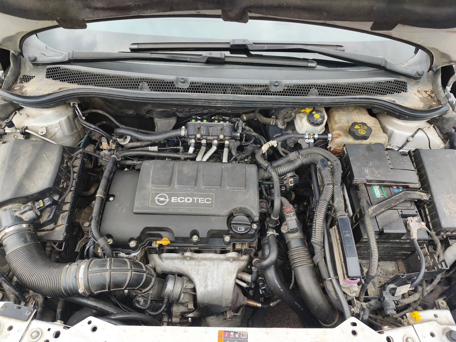 Opel Astra 1.4, снимка 9 - Автомобили и джипове - 53729037