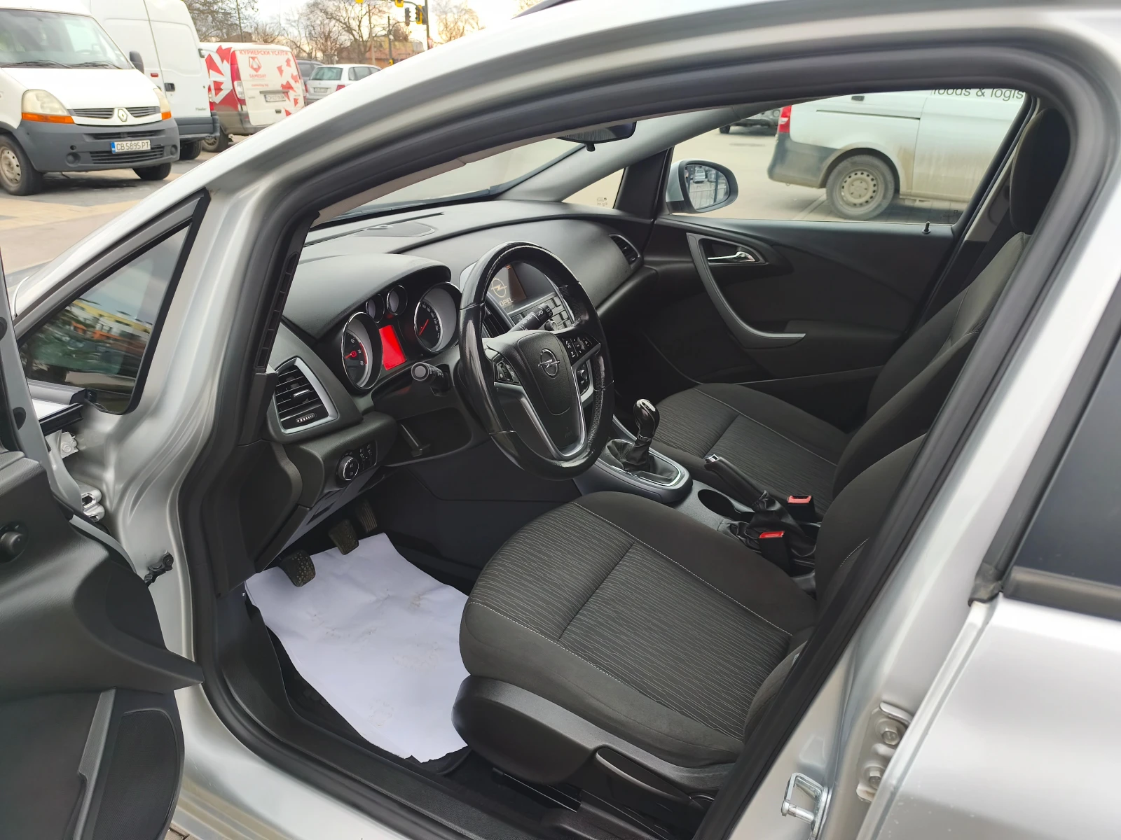 Opel Astra 1.4, снимка 7 - Автомобили и джипове - 53729037