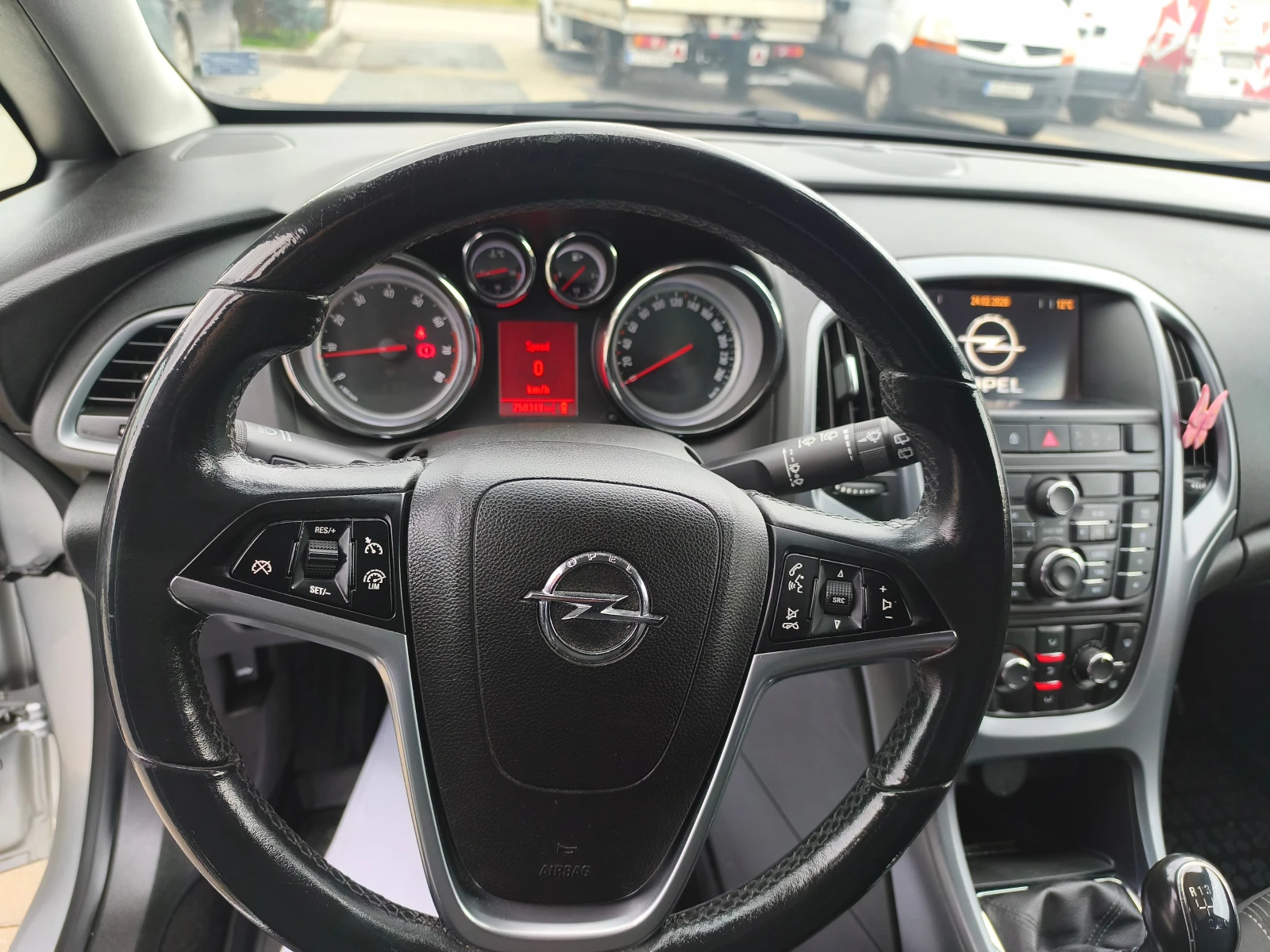 Opel Astra 1.4, снимка 8 - Автомобили и джипове - 53729037