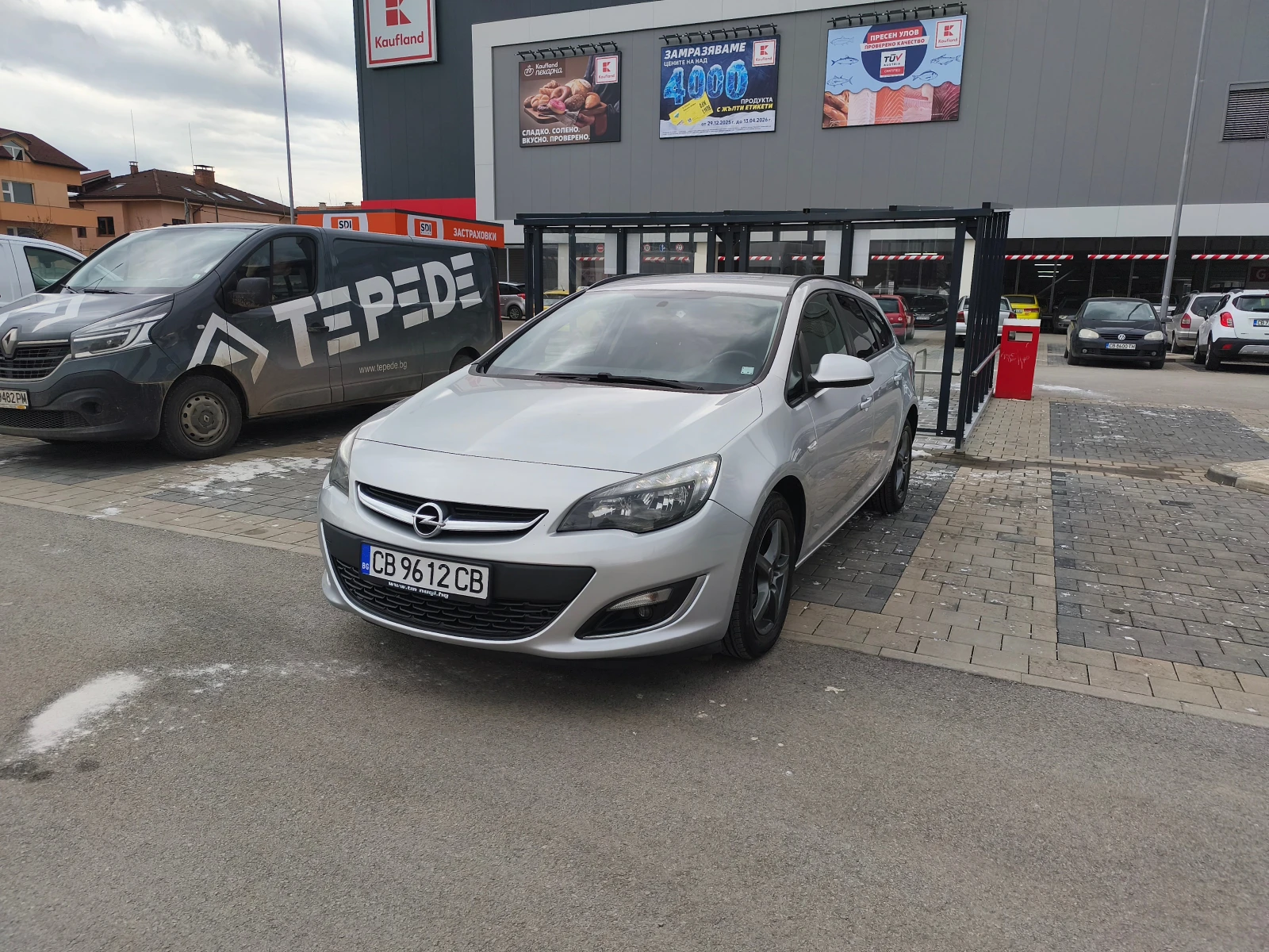 Opel Astra 1.4, снимка 2 - Автомобили и джипове - 53729037
